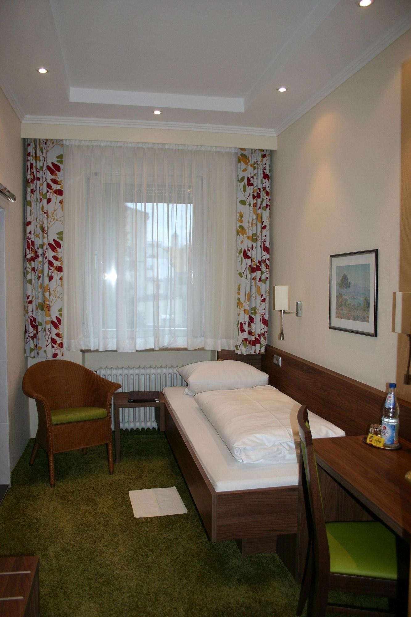 Hauser An Der Universitaet Hotel München